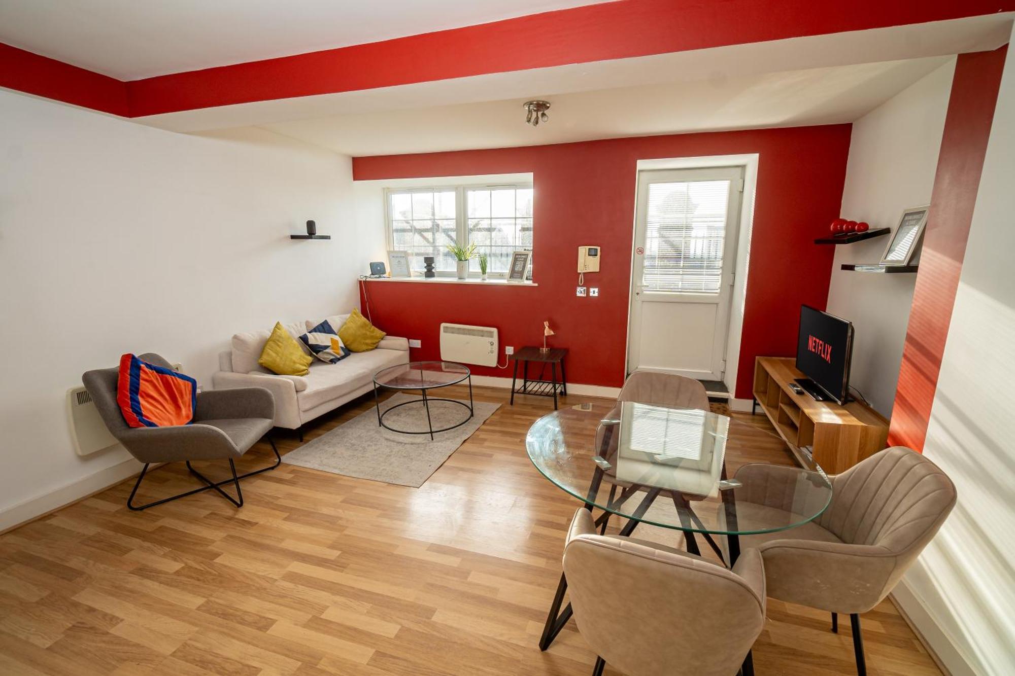 Cozy And Modern 2-Bed Apartment Swansea Exterior photo